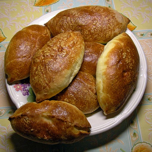 https://eshte-na-zdorovje.ru/cook/photo/European_cuisine/Pirozhki.jpg