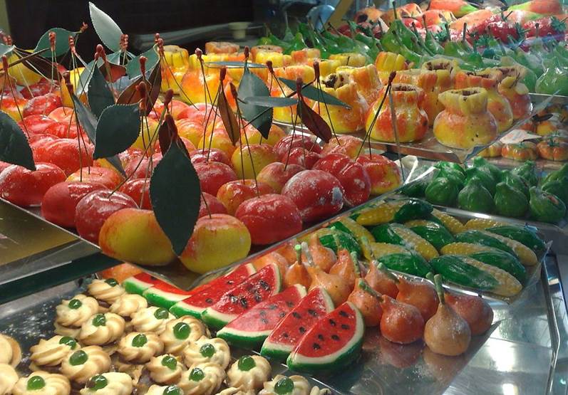 https://eshte-na-zdorovje.ru/cook/photo/European_cuisine/Frutta_di_martorana.jpg