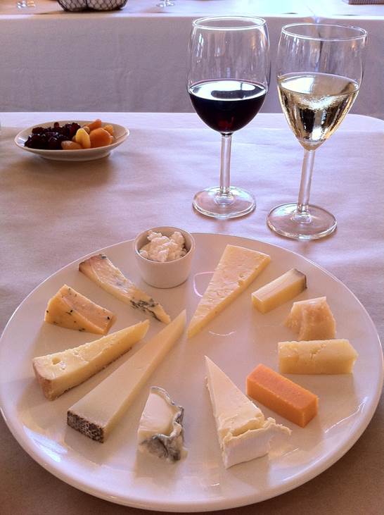 https://eshte-na-zdorovje.ru/cook/photo/European_cuisine/France_cheese.jpg